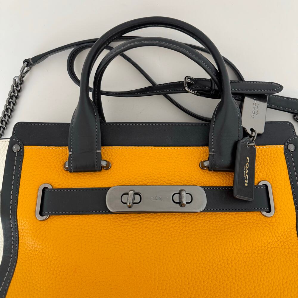 Coach Swagger with Chain in Pebble Leather Orange/Black/White 36995 NWT - Picture 6 of 16
